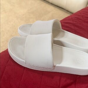 lululemon athletica Women's Classic White Sandals